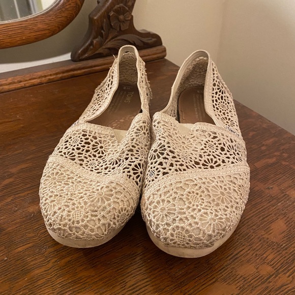 Toms Shoes - Cream Crochet Toms
